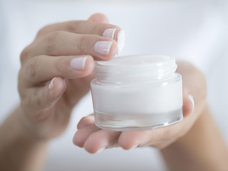 Viêm da dầu ở cánh mũi Viêm da dầu ở cánh mũi