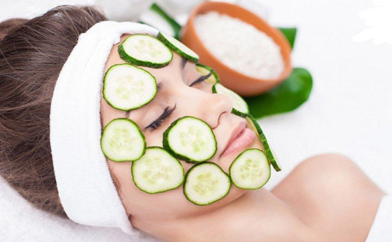 khắc phục da mặt khô tróc vảy