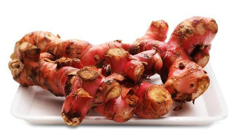 Củ riềng trị lang ben hiệu quả