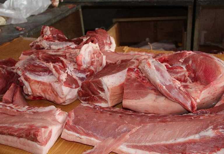 Thịt lợn chứa nhiều chất đạm tốt cho bệnh nhân bị trào ngược dạ dày