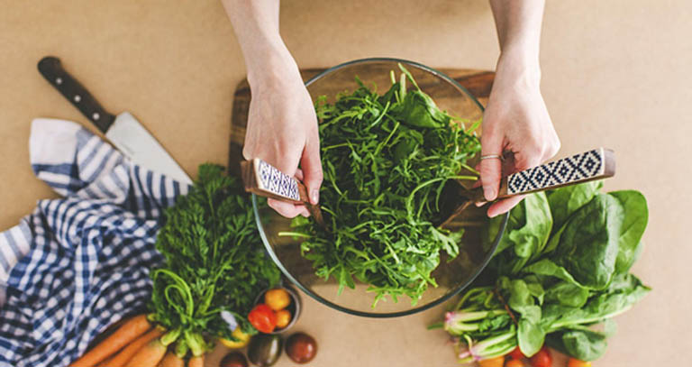 Bổ sung rau xanh vào thực đơn ăn uống hàng ngày giúp nâng cao sức đề kháng cơ thể