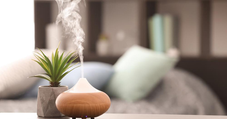 Sử dụng thêm máy cấp ẩm giúp cân bằng ẩm không khí, tránh gây kích ứng đến niêm mạc mũi