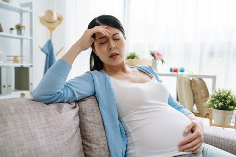 Mang thai khiến nồng độ nội tiết tố trong cơ thể nữ giới bị thay đổi và làm gia tăng nguy cơ mắc bệnh