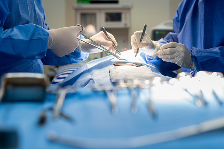 Các phương pháp phẫu thuật cắt búi trĩ nội độ 4
