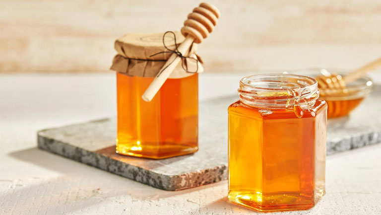 Chữa viêm amidan bằng mật ong có tác dụng giảm nhẹ các triệu chứng và giúp người bệnh cảm thấy dễ chịu hơn