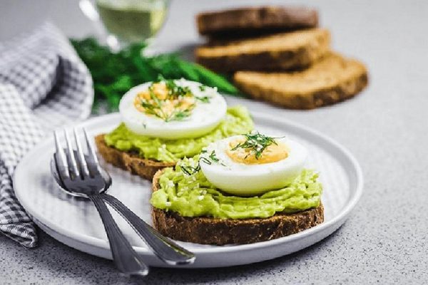 Có nên ăn nhiều bánh mì trắng? | Vinmec