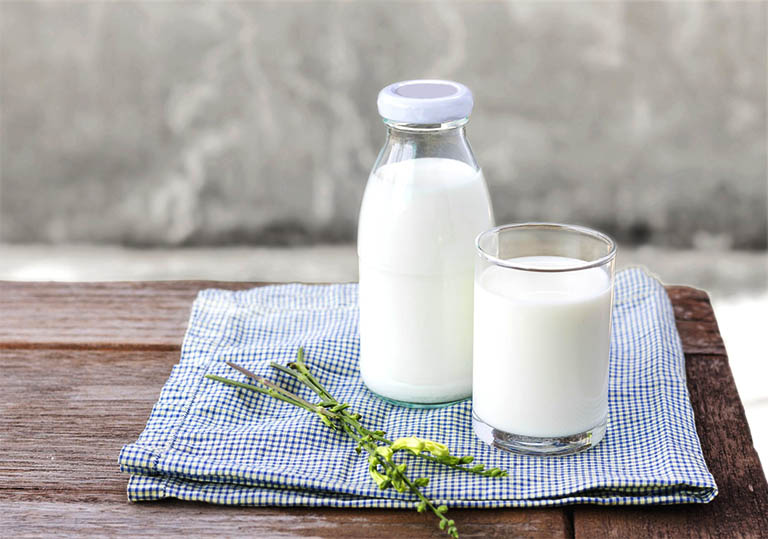 Sữa tươi là một trong những loại sữa mà người đau dạ dày không nên bỏ qua