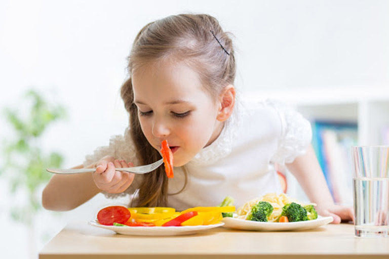 Điều chỉnh lại thực đơn ăn uống hàng ngày nếu trẻ đang bị hội chứng ruột kích thích