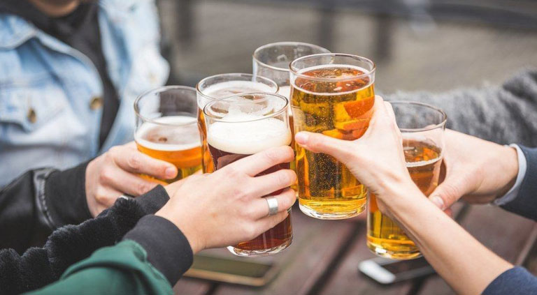 Lạm dụng rượu bia sẽ ảnh hưởng hoạt động của các cơ quan bên trong cơ thể và hình thành nên sỏi mật