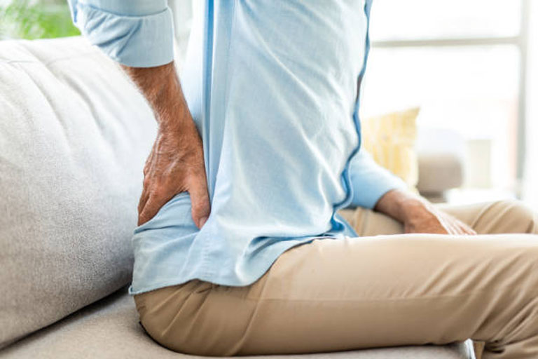 Đau bụng dưới và đau lưng nếu xảy ra ở nam giới thì rất có thể là do bệnh viêm tuyến tiền liệt