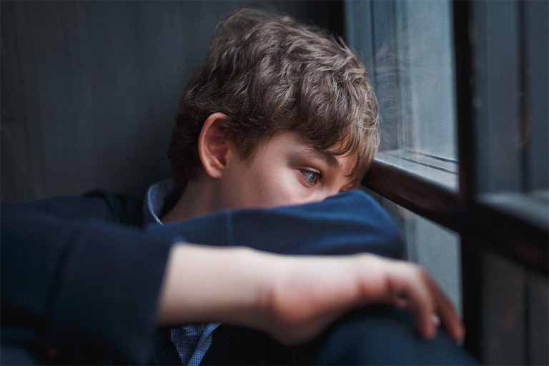 trầm cảm ở trẻ thể hiện khí sắc giảm