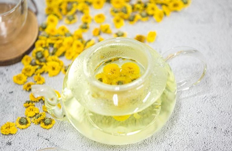 Bài thuốc từ hoa cúc giảm các triệu chứng viêm mũi dị ứng
